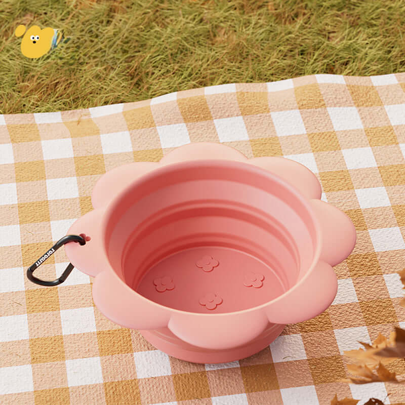 Collapsible Silicone Travel Pet Bowl — Feeding on the Go Has Never Been Easier